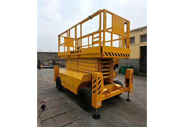 Electric off-road scissor lift - SWLLIFT