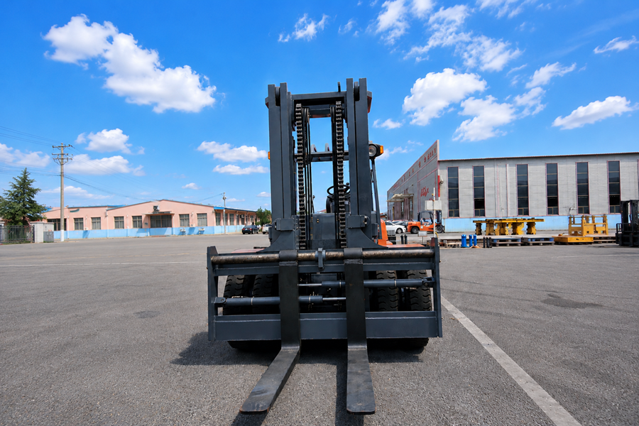 Large 10-ton diesel forklift for sale