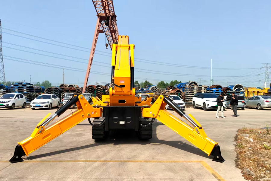 Outdoor Spider Crane for the Cayman Islands