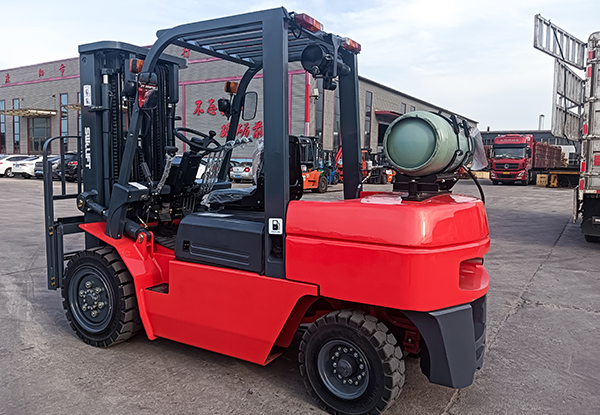 large red lpg forklift